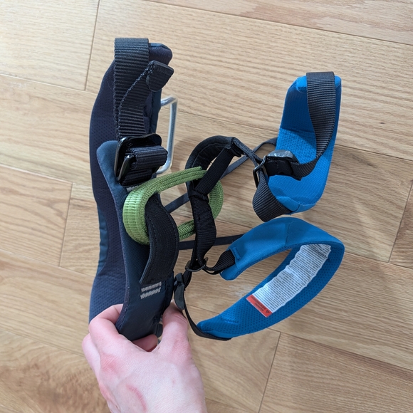 Black Diamond Momentum Kids Climbing Harness - Picture 7 of 9